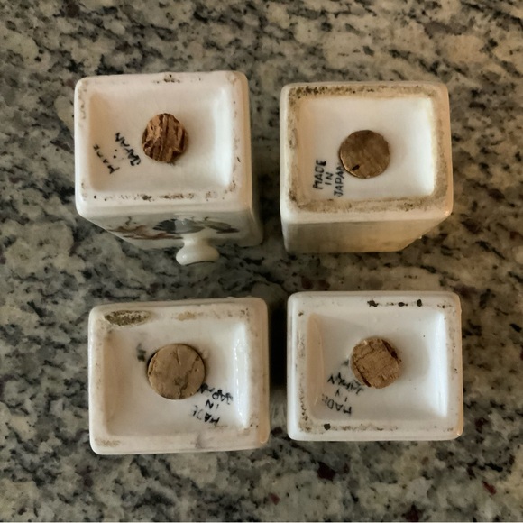 Vintage Rooster Spice Shakers - Picture 3 of 4